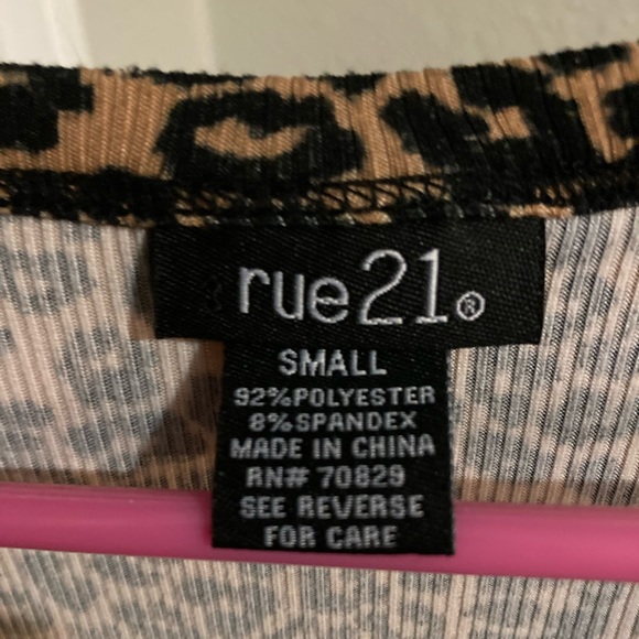 Rue21 leopard print crop top, size small - Picture 3 of 3